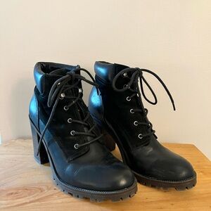 2010’s Aldo Leather & Suede Lace Up Ankle Boots
